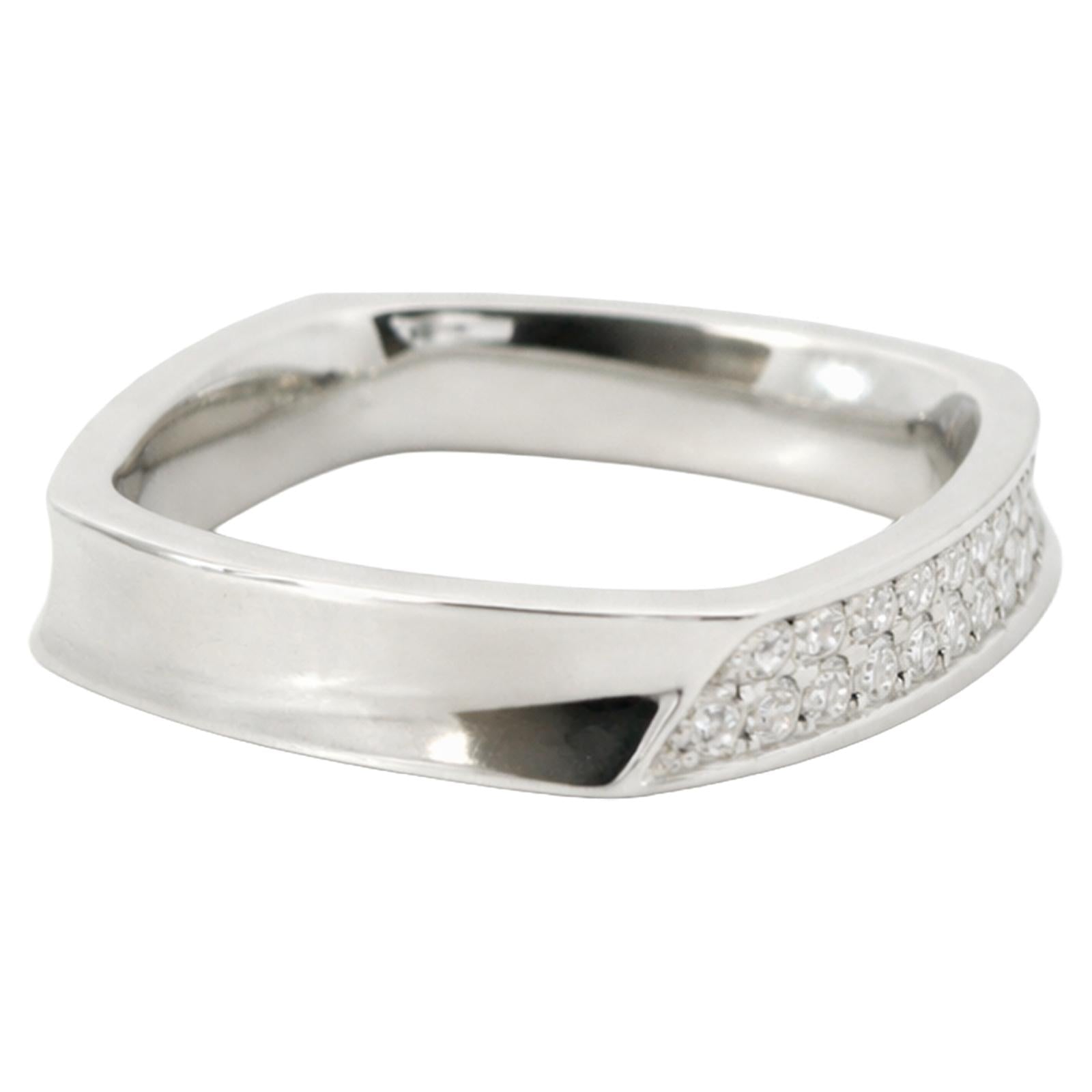 Tapered Diamond Pavé Band