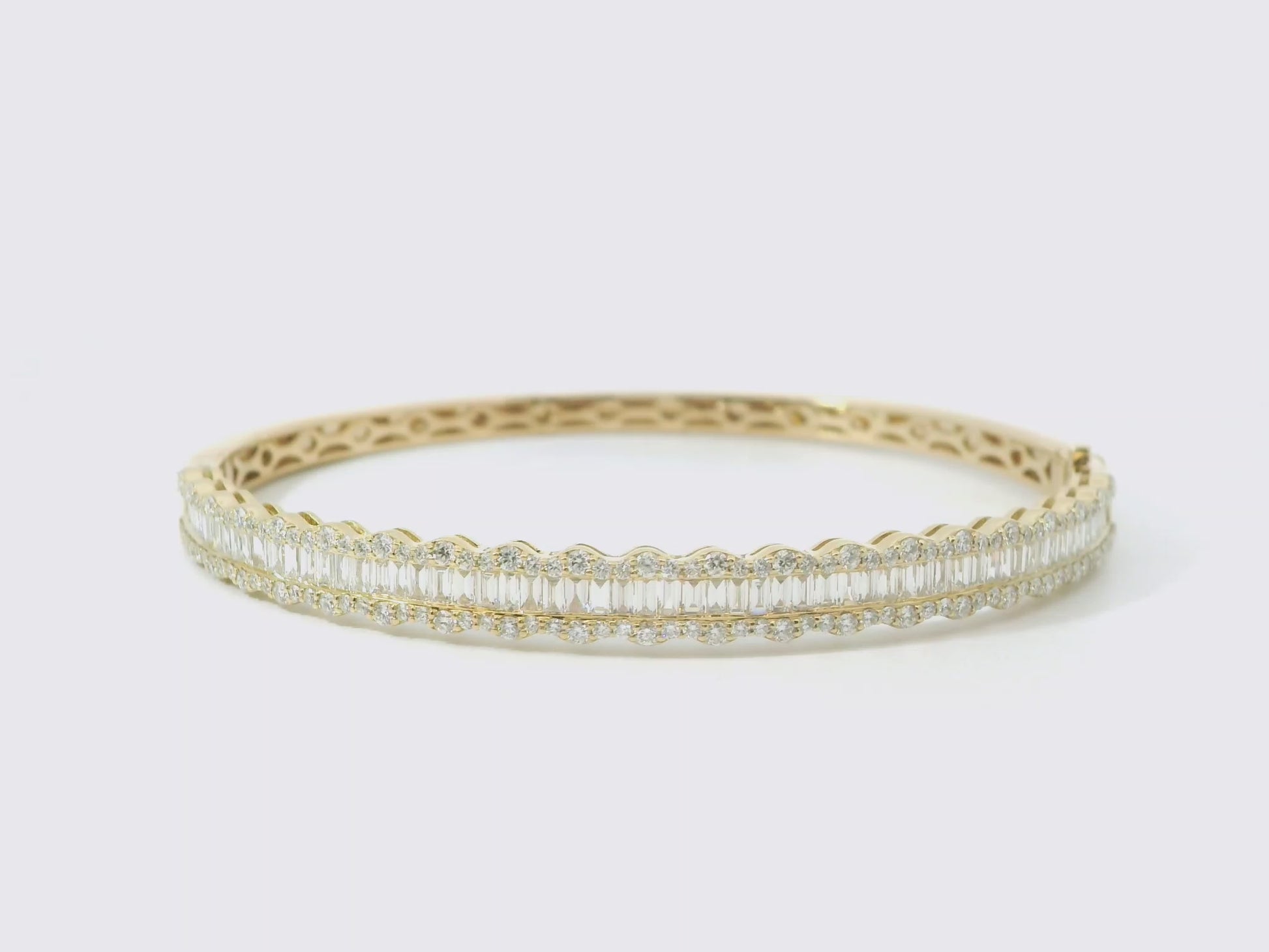 Baguette Diamond Scalloped Bangle